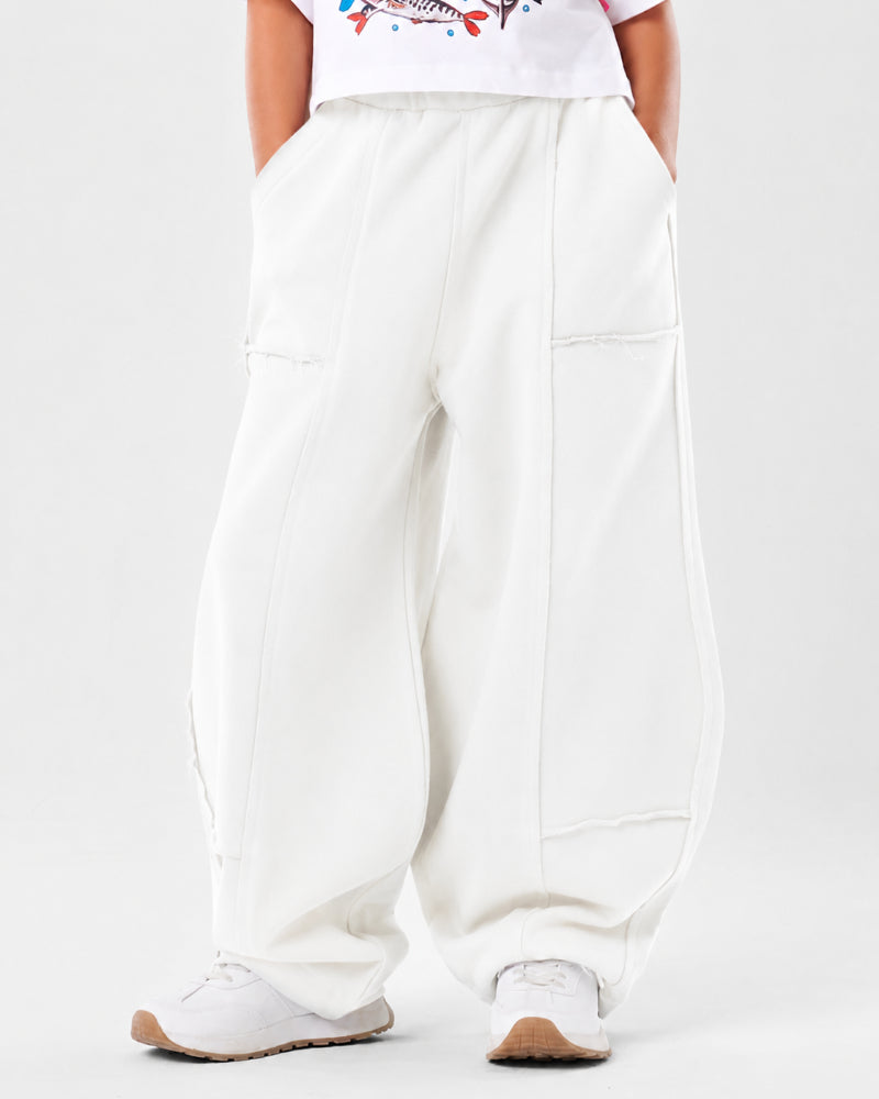 COLOR::White