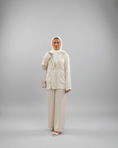 بنطال 'نيليا' بلون الرمل الذهبي