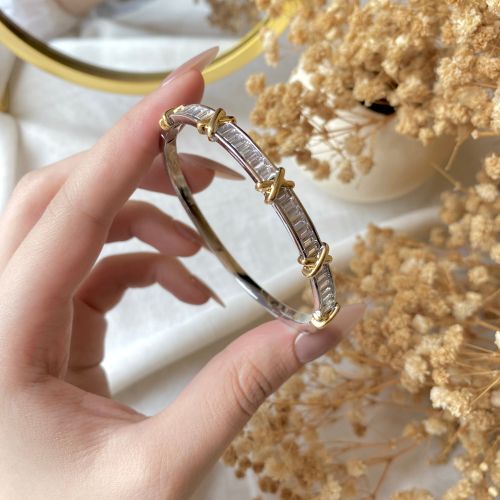 Smooth Bangle