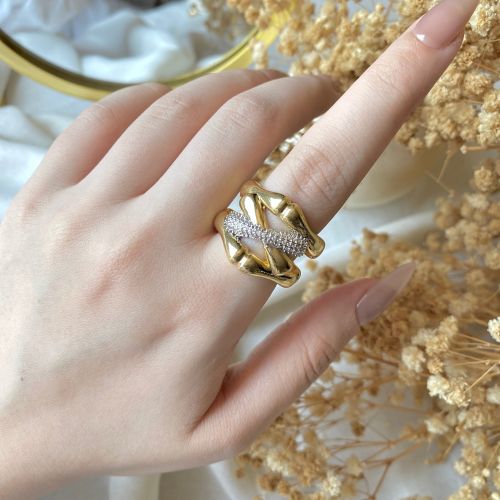 Sleek Ring