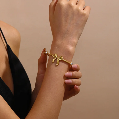 /1/7/175477544120353-gold-plated-bangle_1_.png
