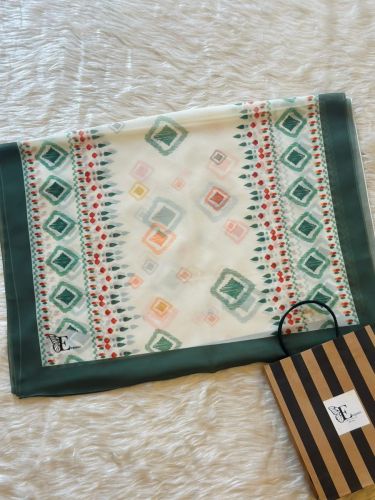 Emily scarf