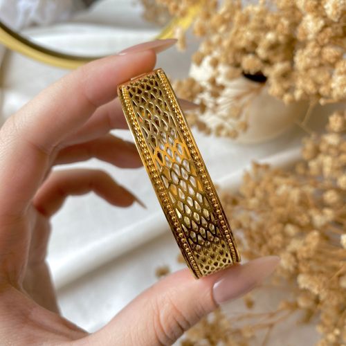 /1/7/175450239120361-gold-plated-bangle_1_.jpg