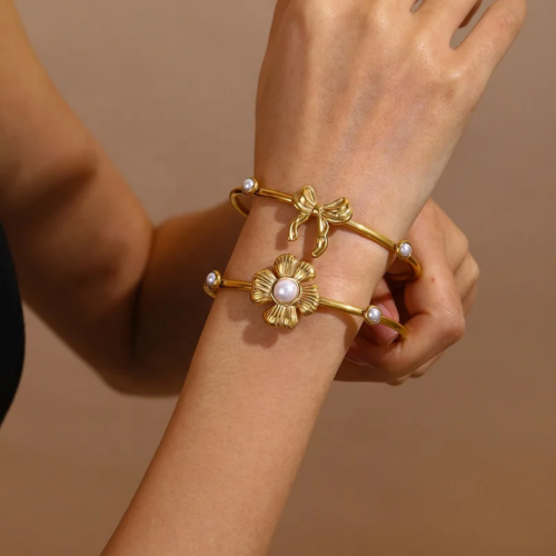 /1/7/175477544120353-gold-plated-bangle_1_.png