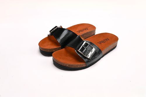 Leya-Black-39