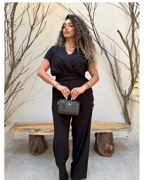 Capri’s Black Linen set