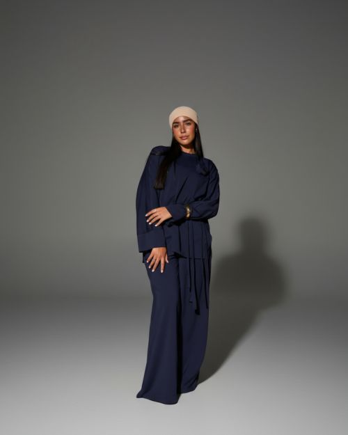 Worood Comfy Set with Pin-Dark Blue