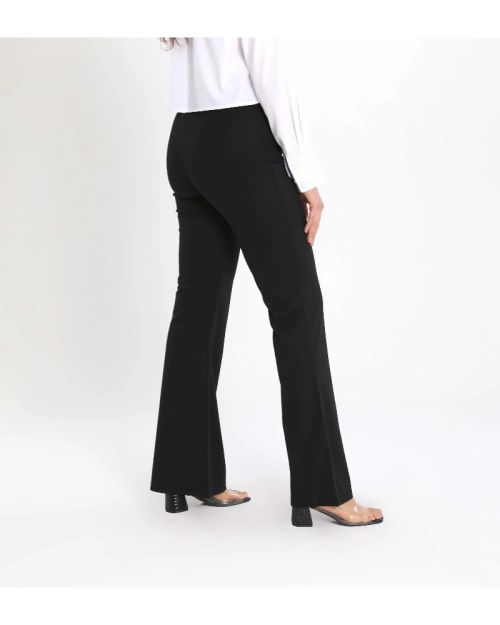 بنطال "فلير" بجيوب خارجية وتفاصيل حزام الدينيم