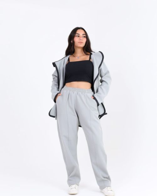 Luscious embroidered set 