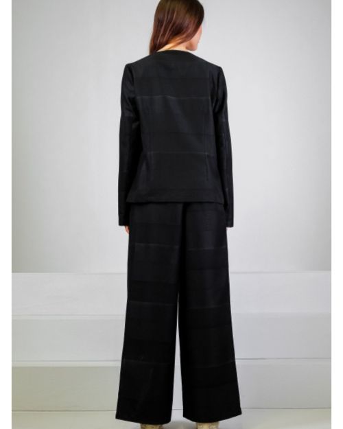 Modern women's suit