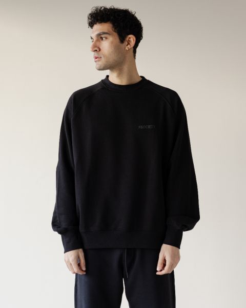 Hefty black crewneck men