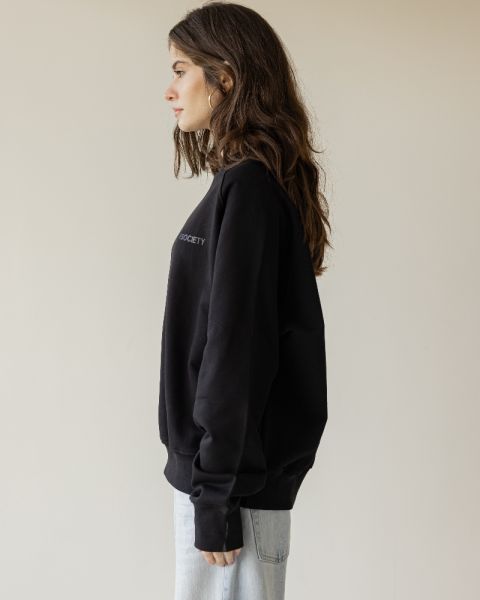 Hefty black crewneck women